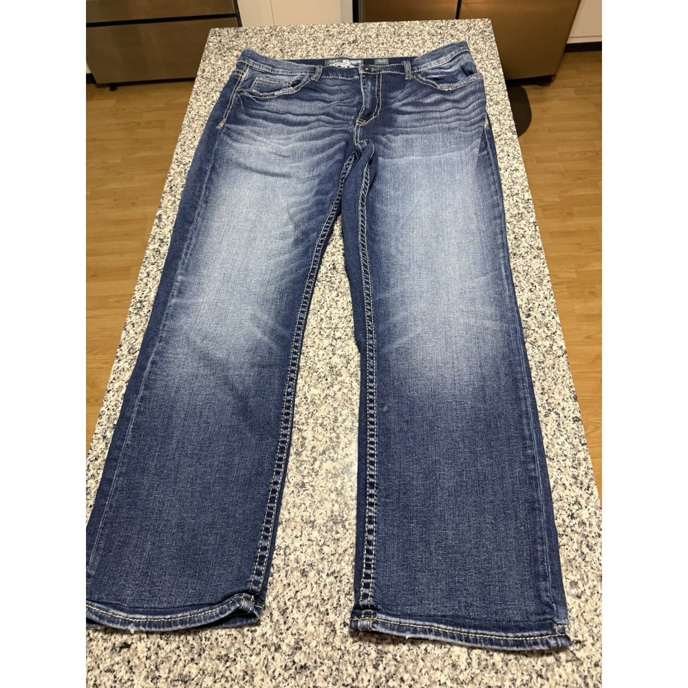 BKE Tyler Straight Leg Jeans Mens Size 38R Actual (28L) Med Wash Fade Distressed